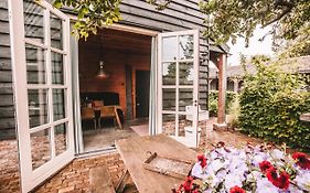 Crash'Nstay - The Silo Bungalow